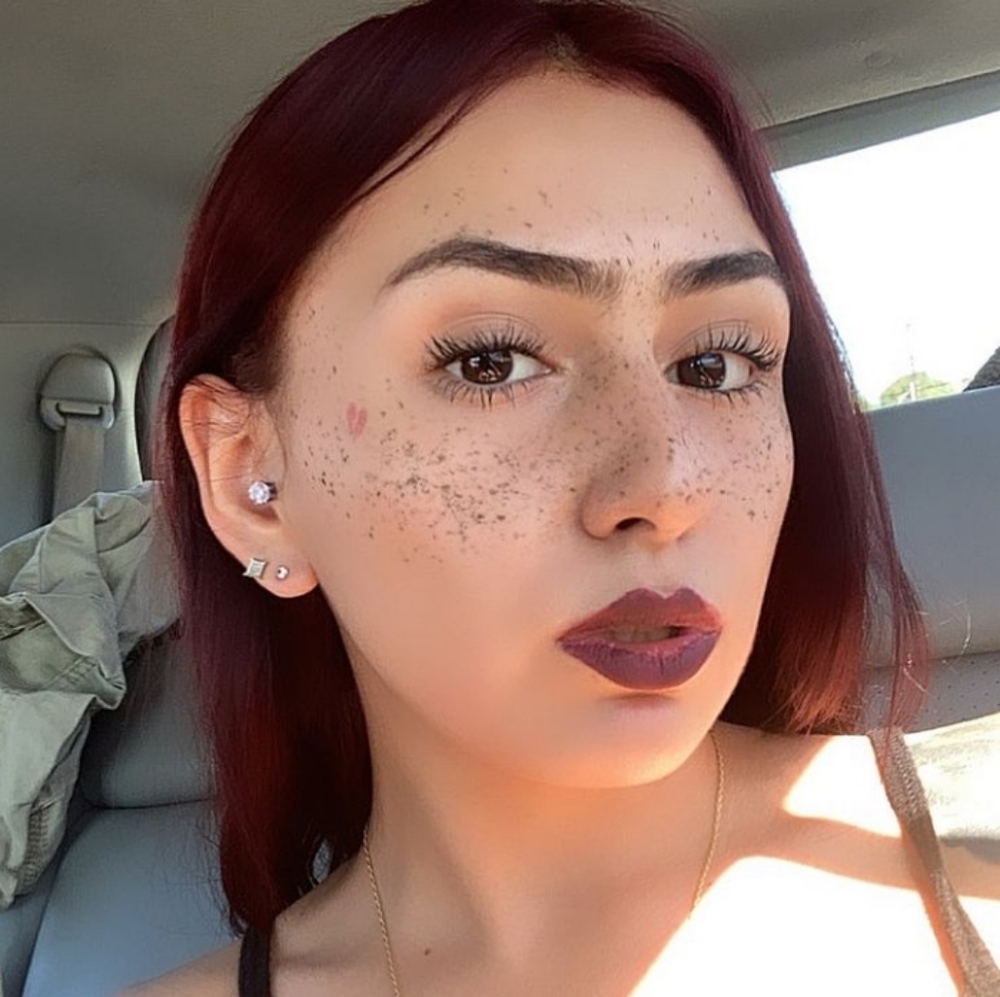 Hey I'm Juleeanna, not new. IG: @dontfeedthezombie